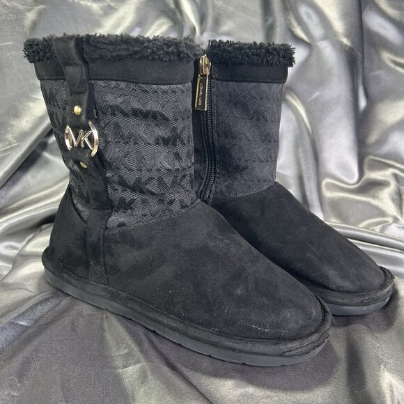 Michael Kors Yancy Little Girl Sz 13 Black MK Logo Faux Fur Boots Booties Winter - Picture 1 of 14